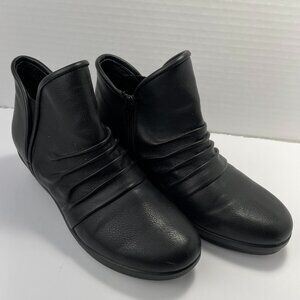 Women 8 M CROFT & BARROW ORTHOLITE BLK FAUX ANKLE ZIP 2" PLEATED BOOTS